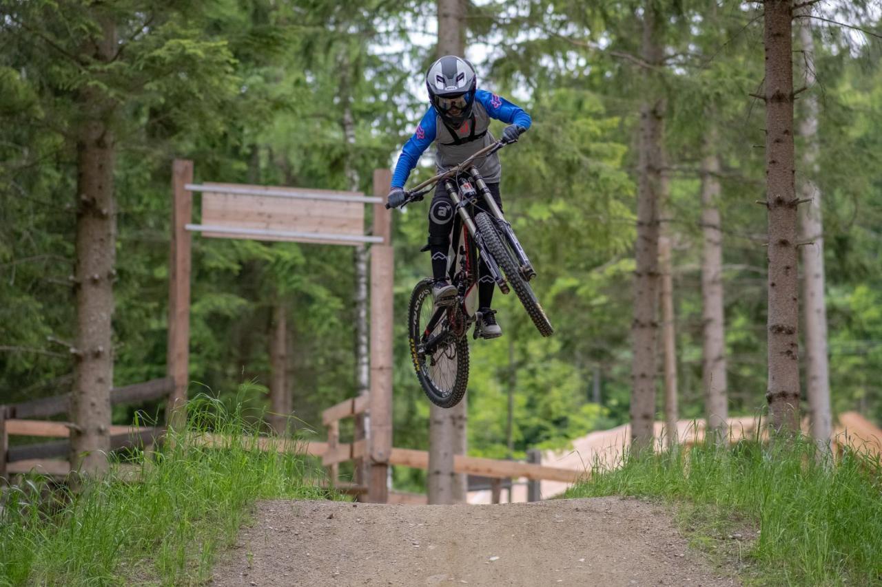 Weixl Schi&Bike Appartements-Bike In&Bike Out Neben Wexl Trails Bikepark Sankt Corona am Wechsel Buitenkant foto